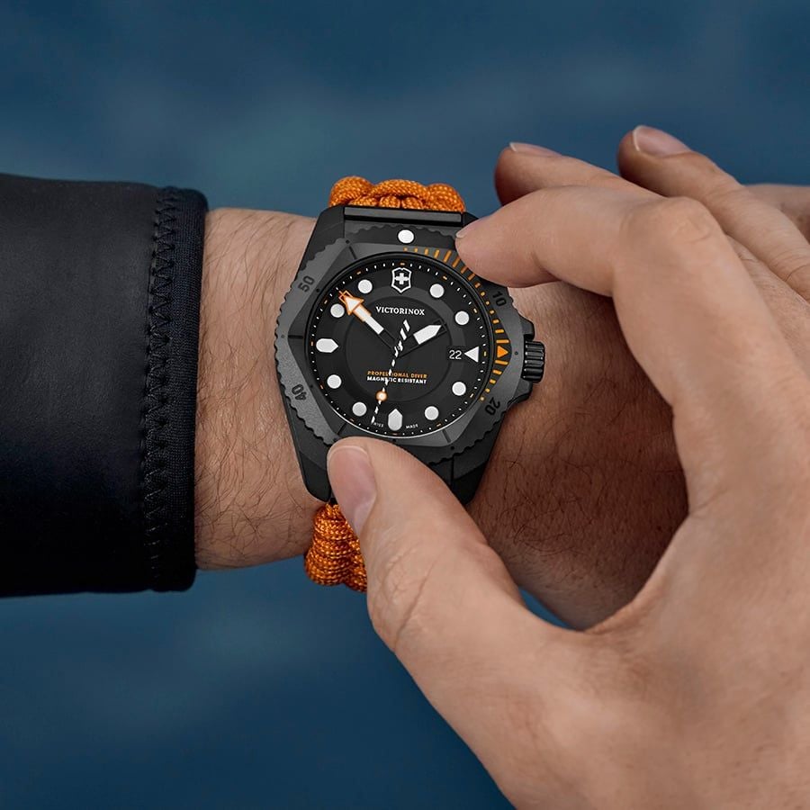  Đồng hồ Dive Pro Quartz Ø43 242069.1 