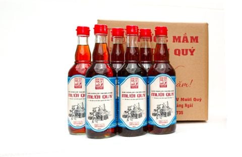 Thùng 06 Chai Nước Mắm Cốt Thượng Hạng Độ Đạm Tự Nhiên 100% (ủ 2 năm), HIỆU MƯỜI QUÝ 500ML x 6 - CHAI THUỶ TINH