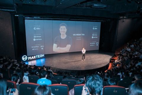  [Xả Kho Đón Tết] Sách Mở Khóa Thương Mại Điện Tử Việt Nam - Hành Trình 15 Năm Trở Thành Best Seller - Tác Giả Vũ Minh Trà 