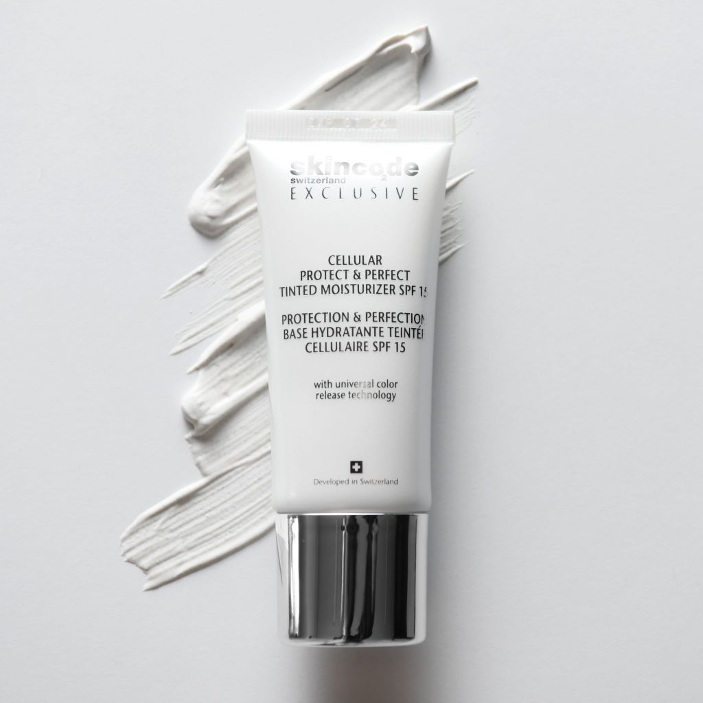SKINCODE Kem dưỡng có màu tạo nền trang điểm và bảo vệ da ban ngày chỉ số chống nắng SPF 15 -CELLULAR PROTECT & PERFECT TINTED MOISTURIZER SPF 15