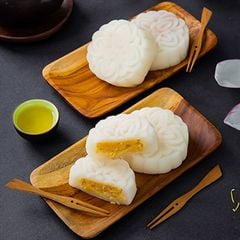 Bánh dẻo nhân sen nhuyễn hạt dưa