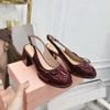 form-chuan-giay-cao-got-7-phan-phoi-no-slingback-da-bong-v101-do