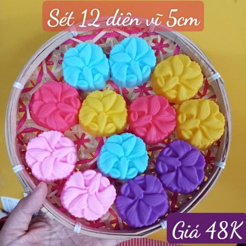 Sét 12 khuôn silicon hoa diên vĩ 5cm ( SM1952 ) mẫu 2024