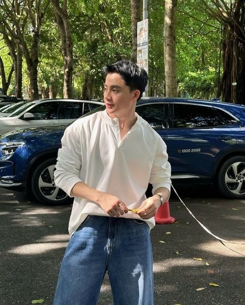  ADT QC 9907 Cổ V Trơn 