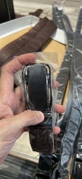  TL QC Khuy Cài Mặt Da 