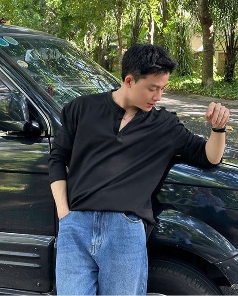  ADT QC 9907 Cổ V Trơn 