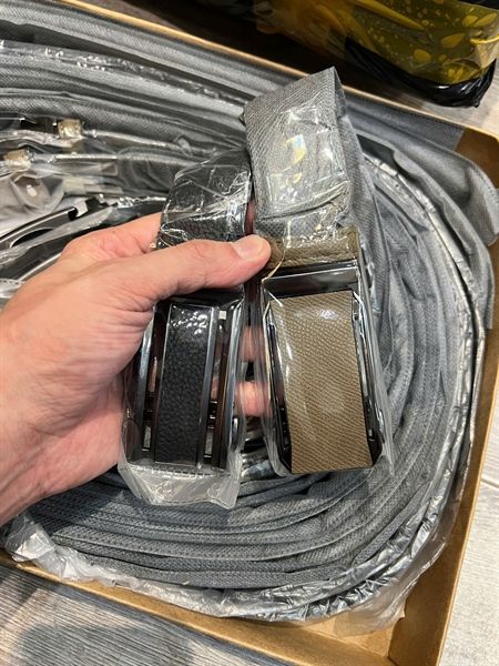  TL QC Khuy Cài Mặt Da 