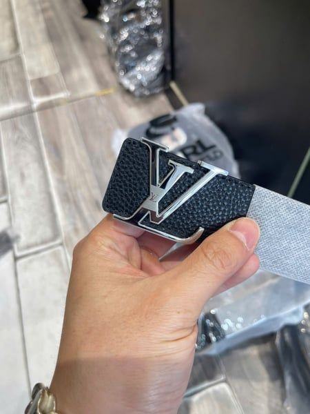  TL LV Logo Nhám 26 