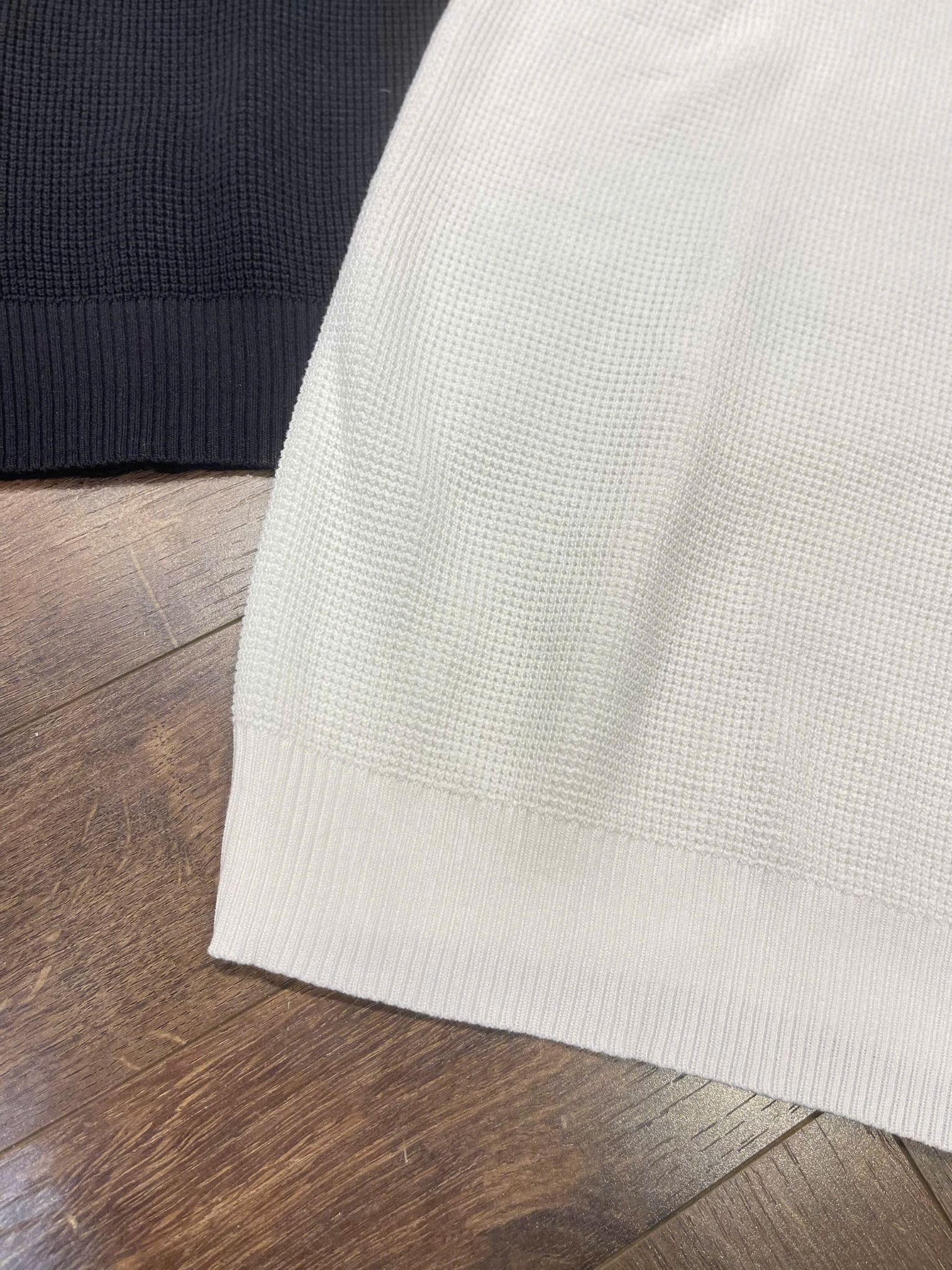  [ẢNH THẬT] Áo Ngắn Tay Len Nam Trơn Cúc Cổ 2010 