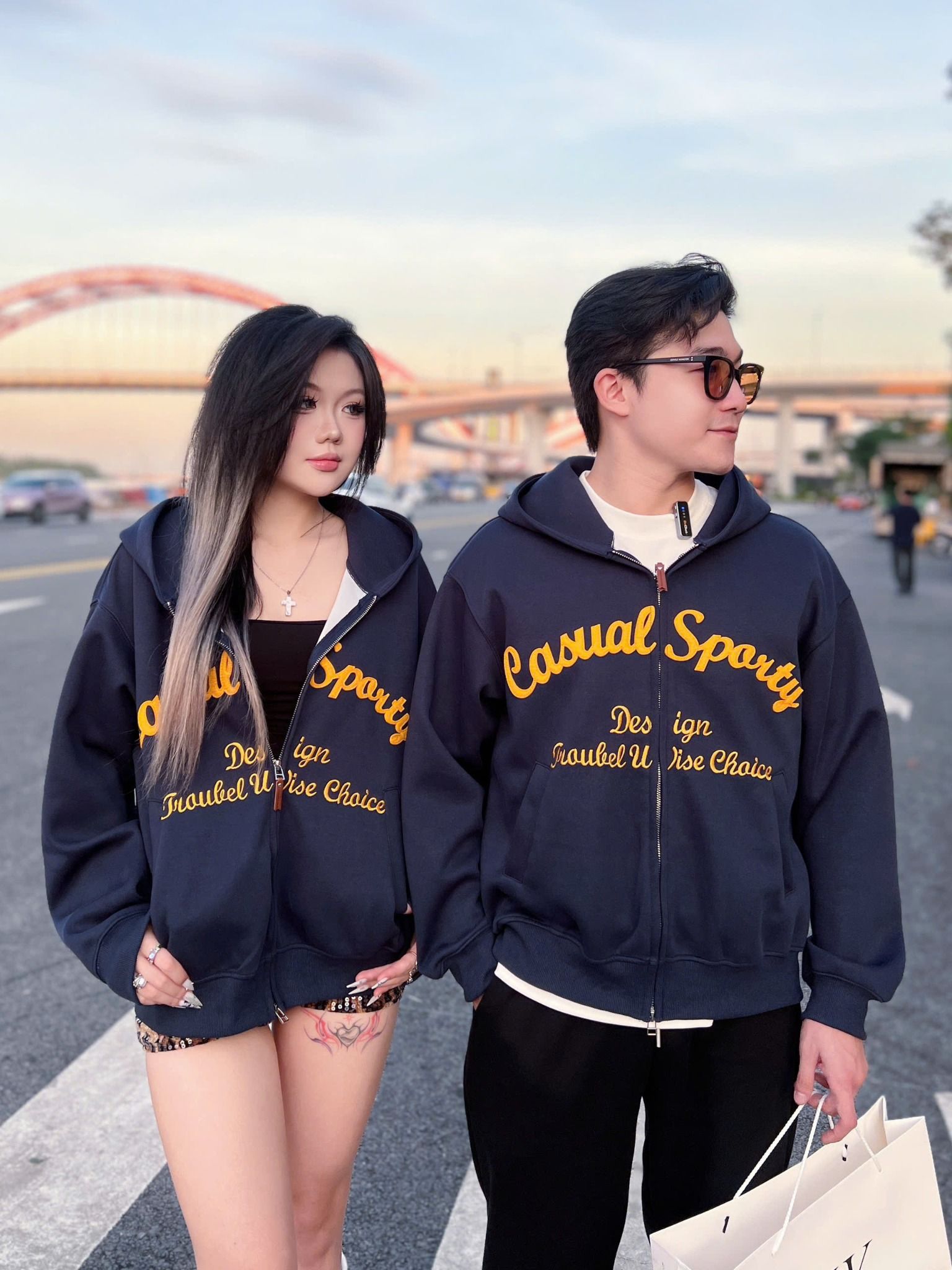  [ẢNH THẬT] Áo Khoác Nỉ Nam Nữ Có Mũ Thêu Chữ 3380 