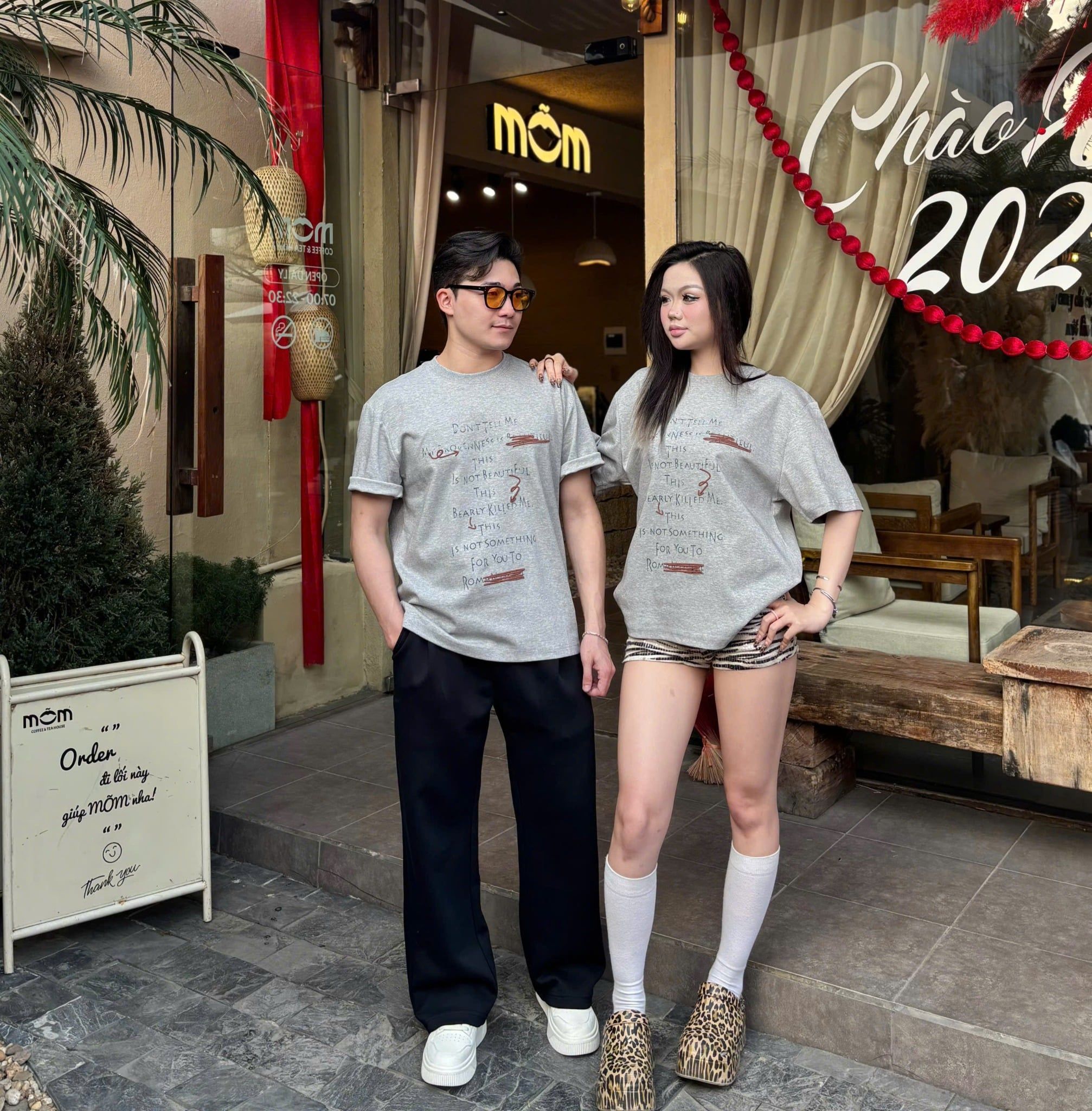  [ẢNH THẬT] Áo Phông Ngắn Tay Nam Nữ Phối Chữ Mũi Tên T9299 