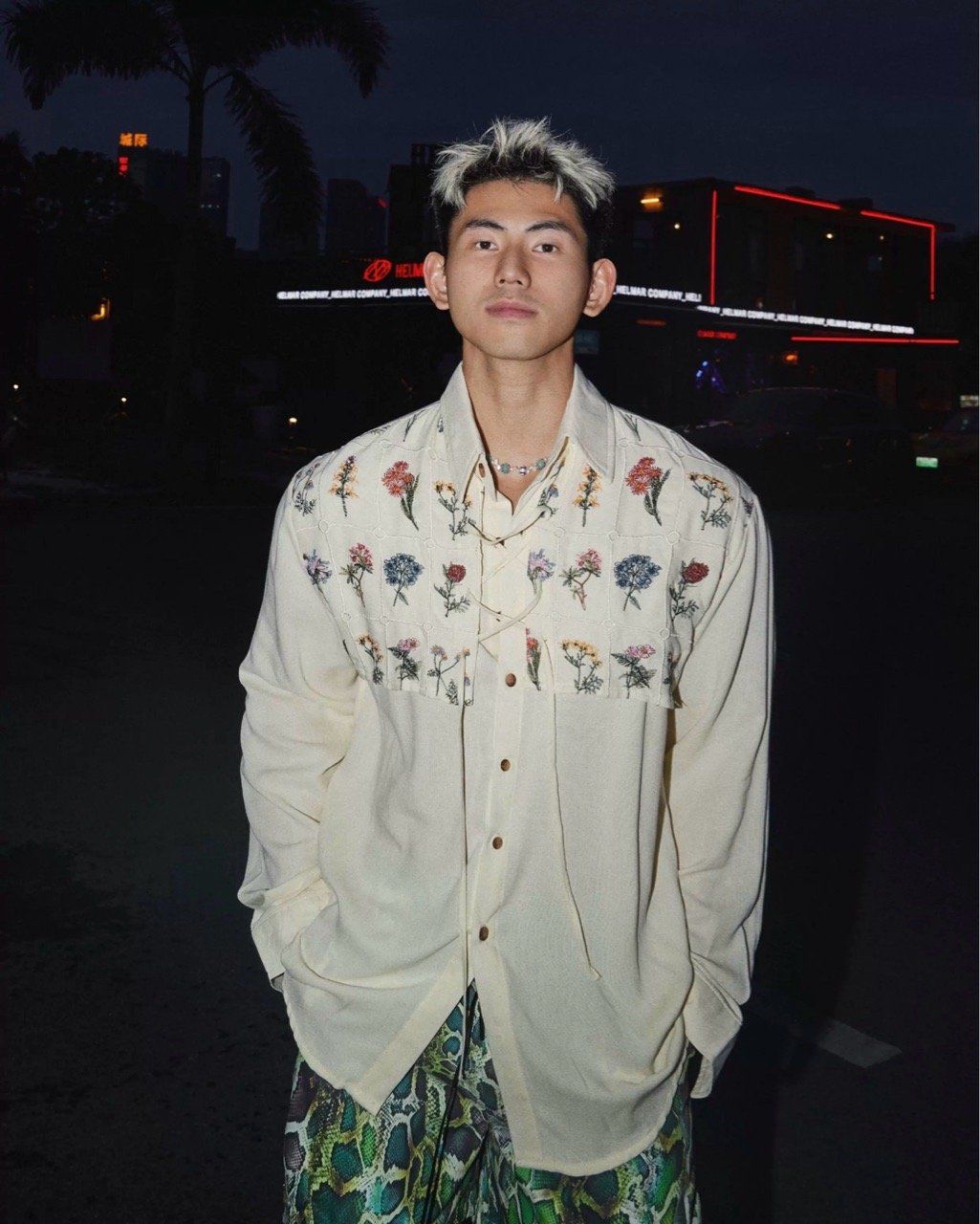  SHIRT 2572 WHITE FLORAL PATTERN 