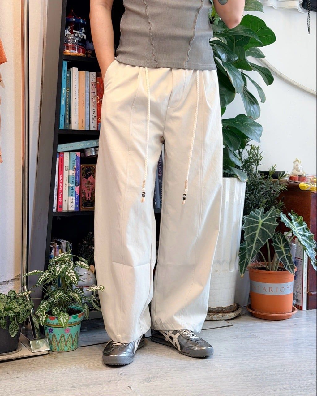  QUẦN 8208 TRẮNG XÁM 