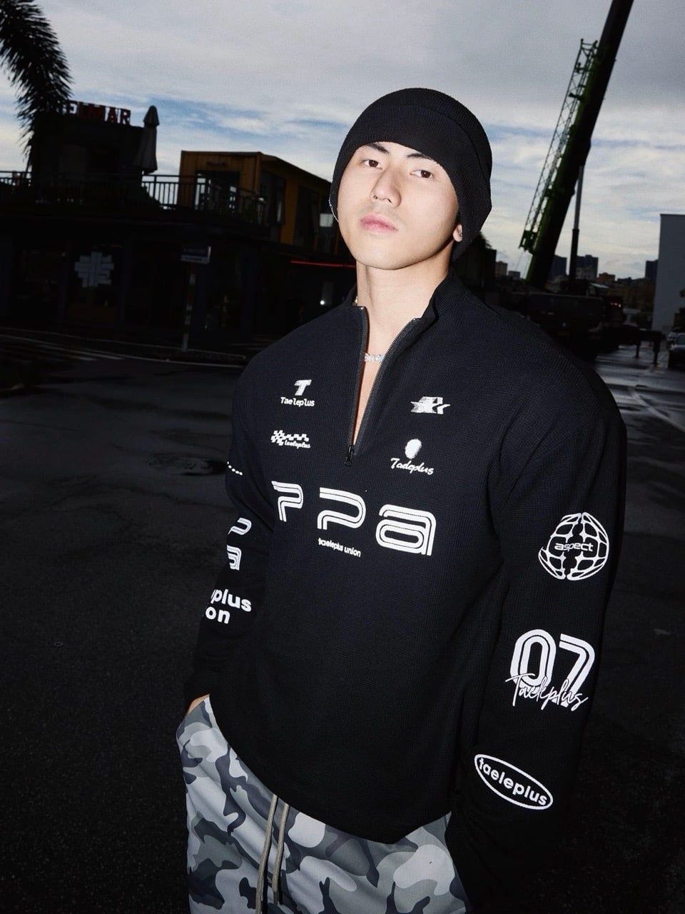  ÁO SWEATSHIRT 643 ĐEN 