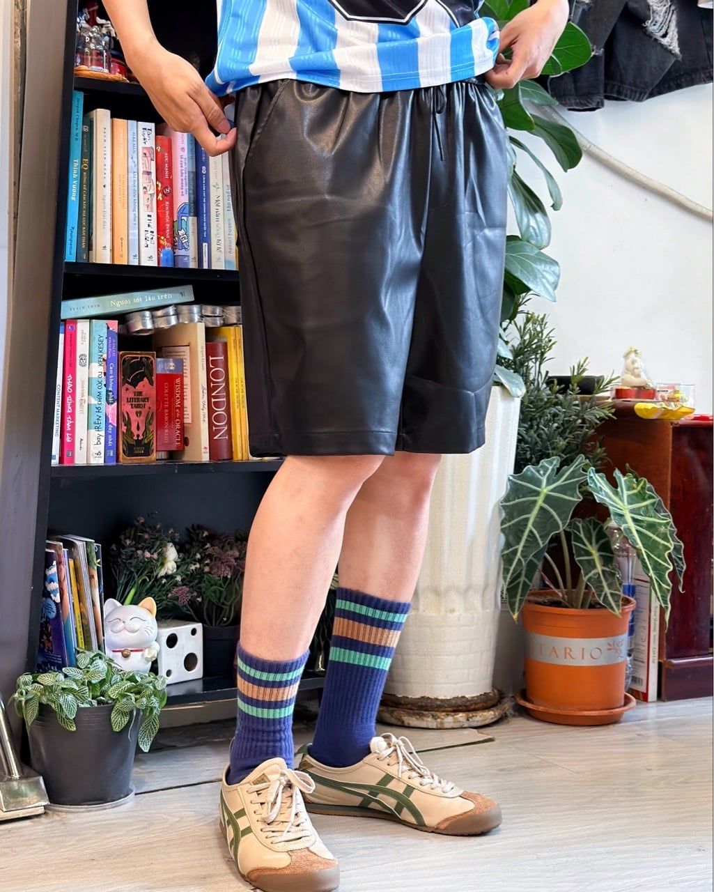  QUẦN SHORT DA 2639 ĐEN 