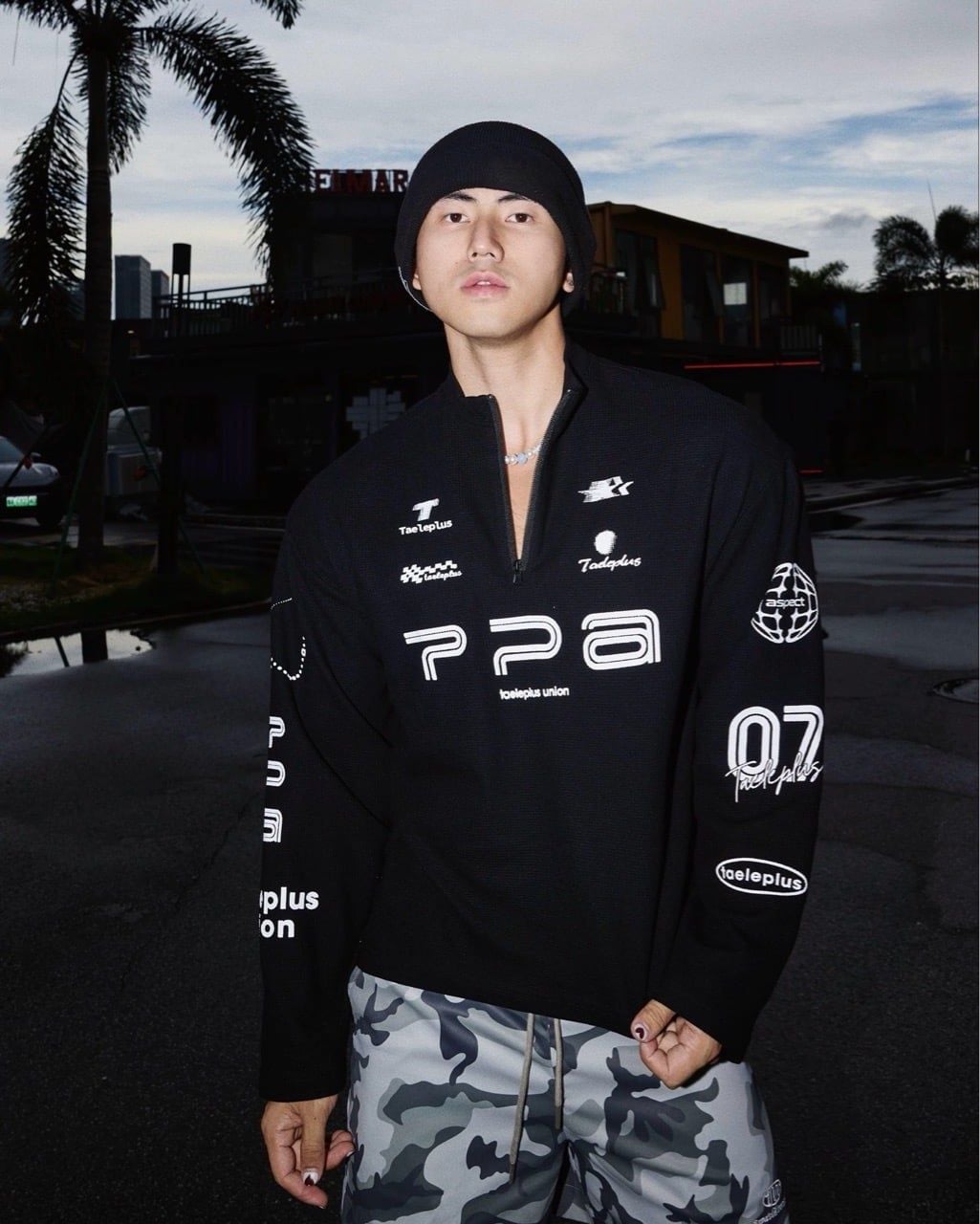 ÁO SWEATSHIRT 643 ĐEN 