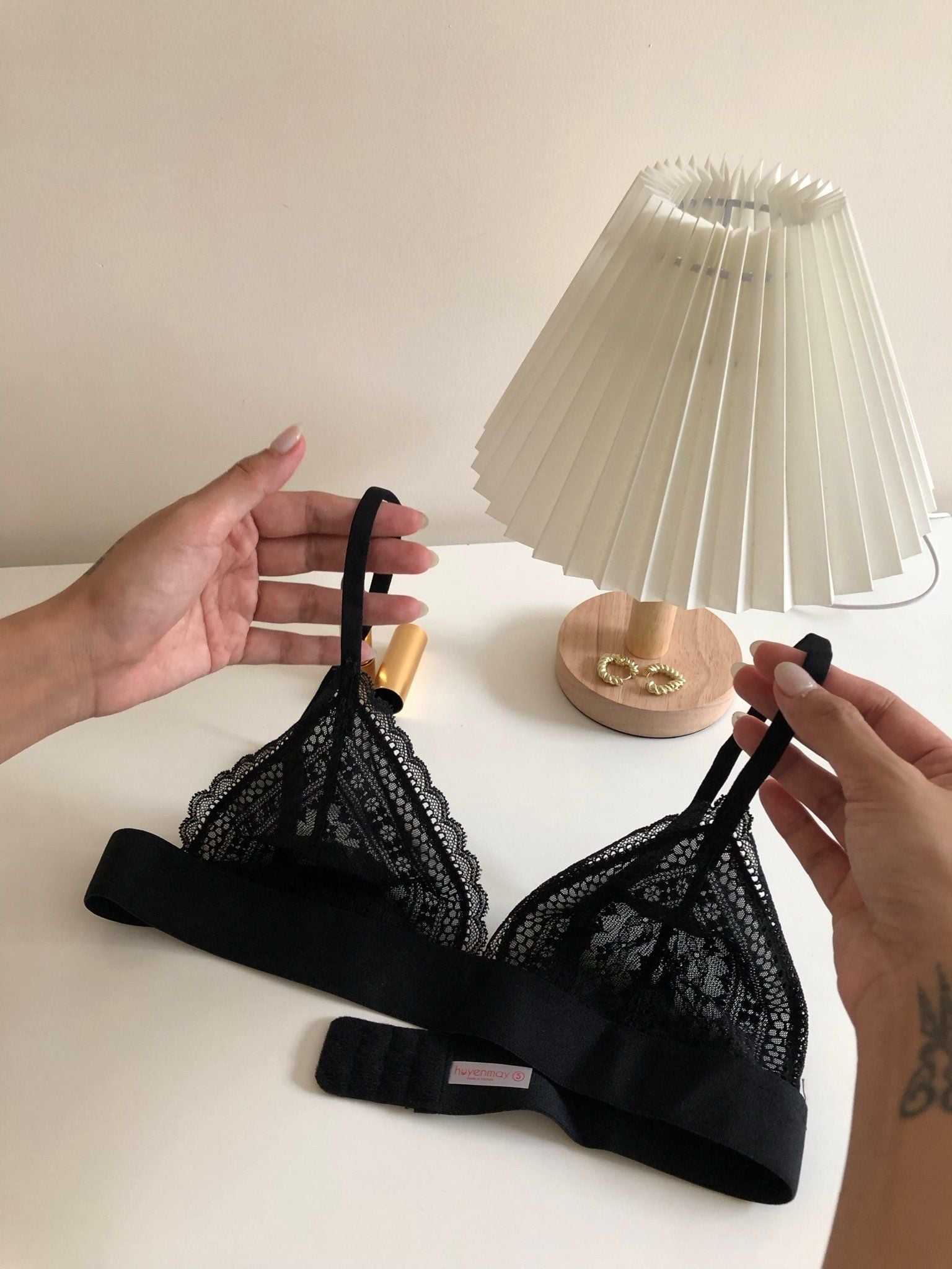 Áo Họa Tiết Đen Lưng Thun