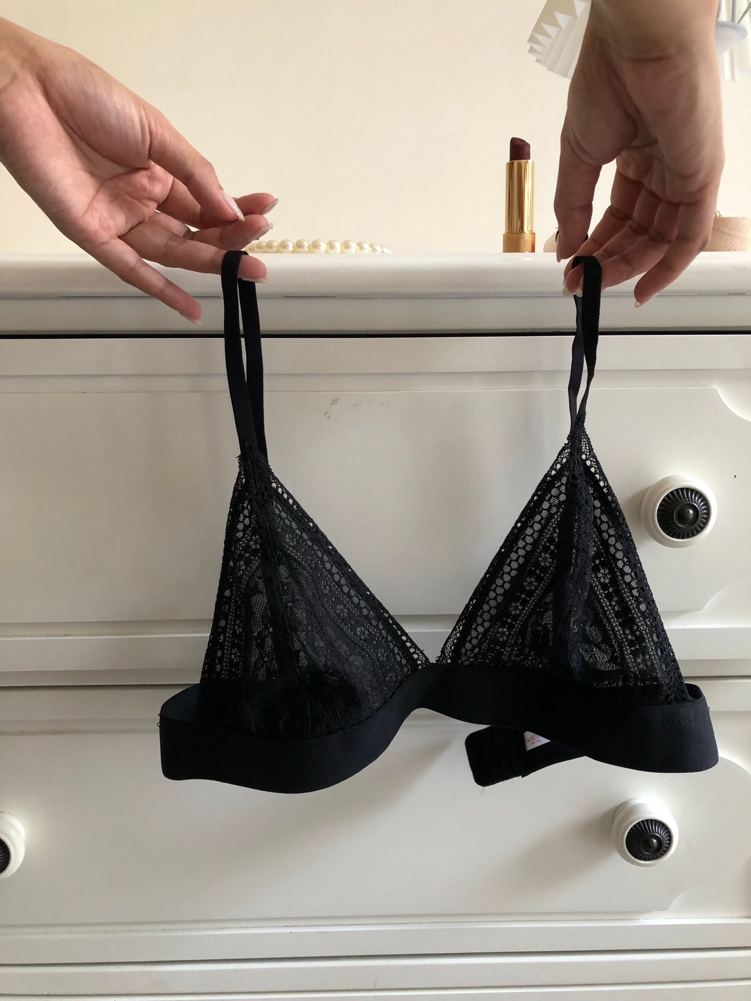 Áo Họa Tiết Đen Lưng Thun