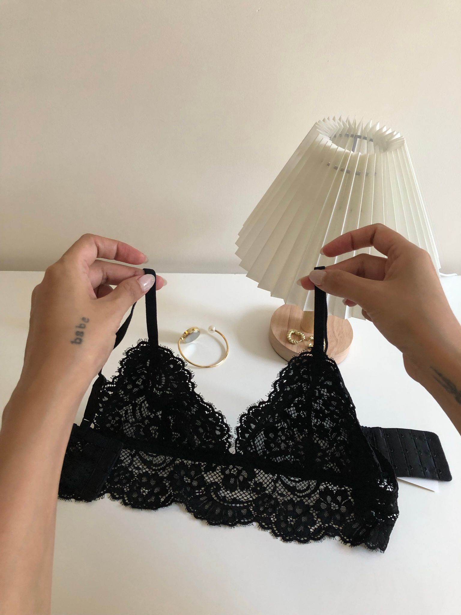 Áo Chân Ren Hoa Hồng Đen