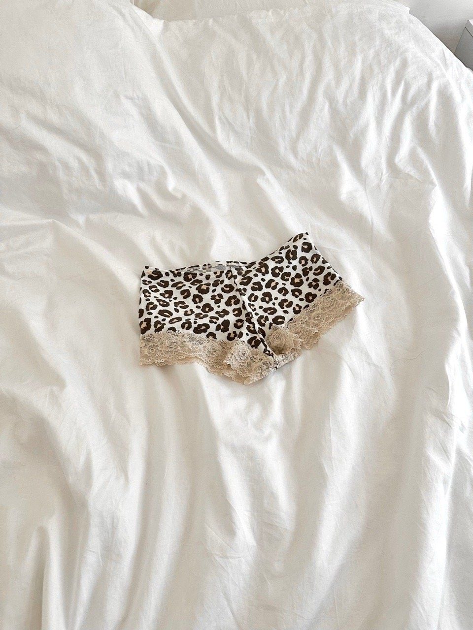 Quần Mini Short Viền Ren - Choco Beo