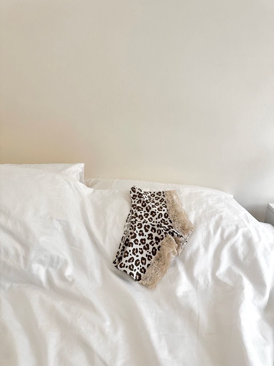 Quần Mini Short Viền Ren - Choco Beo