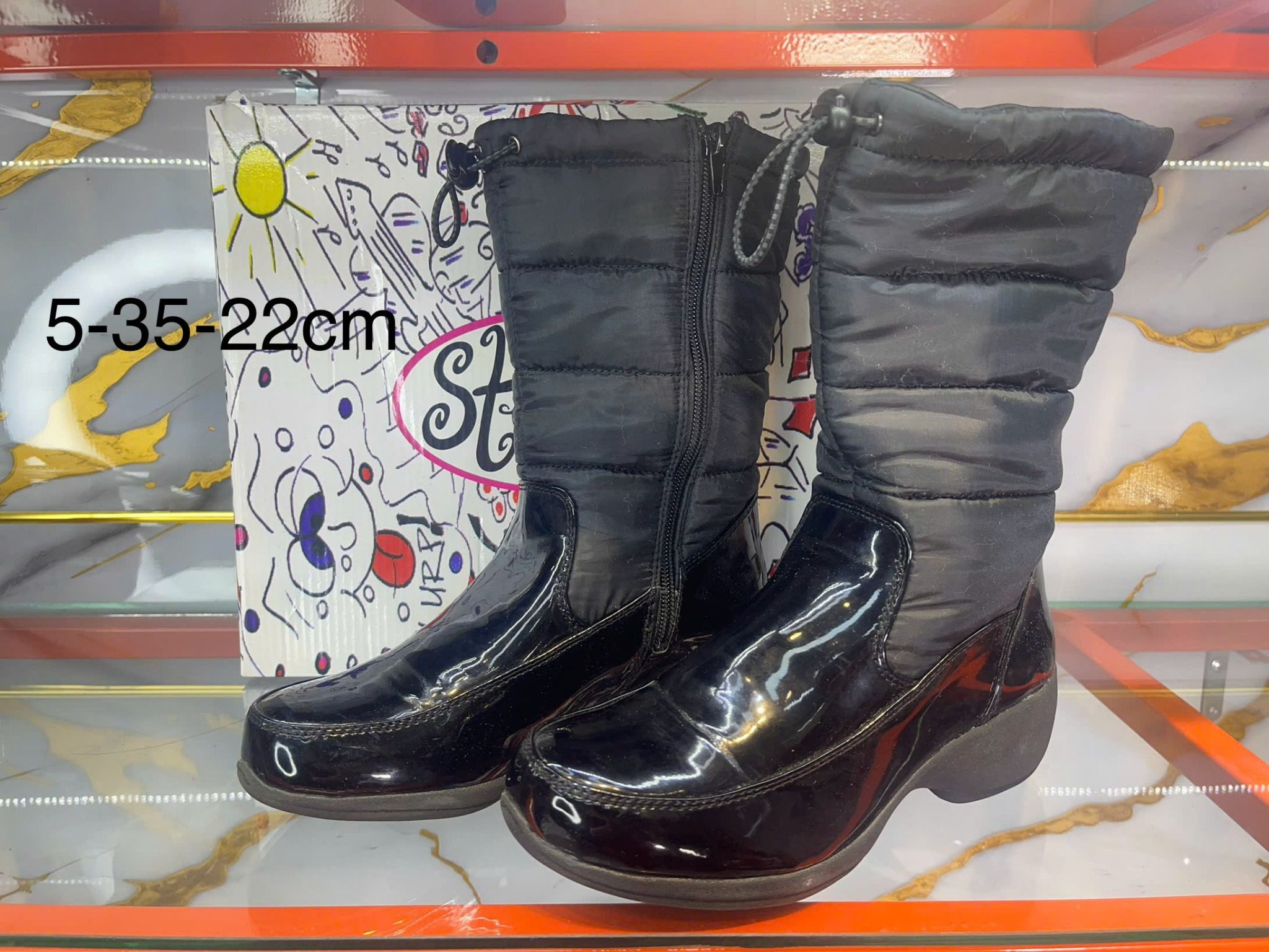 Giày Boots Steve Madden Đen Bóng Lót Phao - New - ST234802