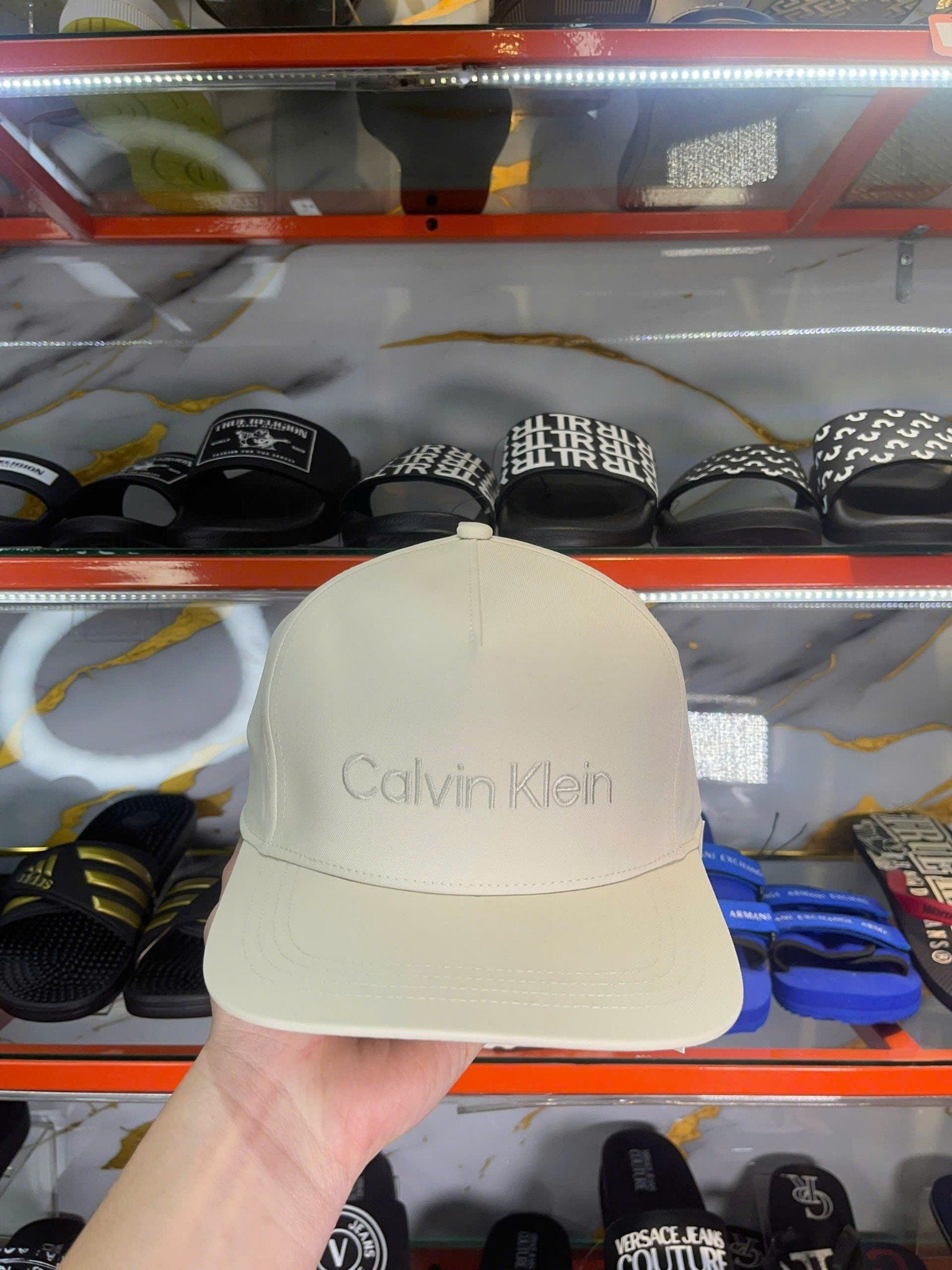 Nón CK Calvin Klein Kem Thêu Chữ Trắng - New - SP40602974