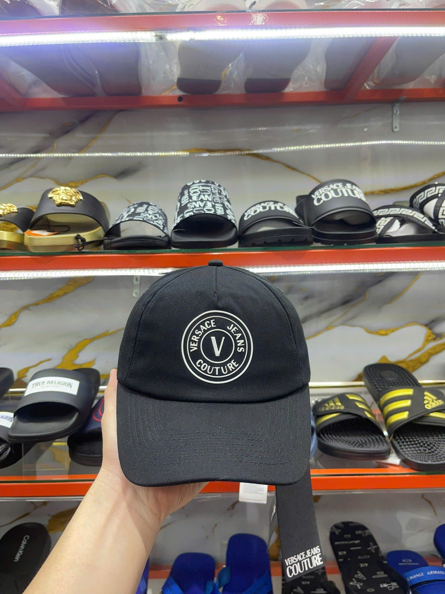 Nón Versace Đen Logo Tròn Trắng - New - 75GAZK26