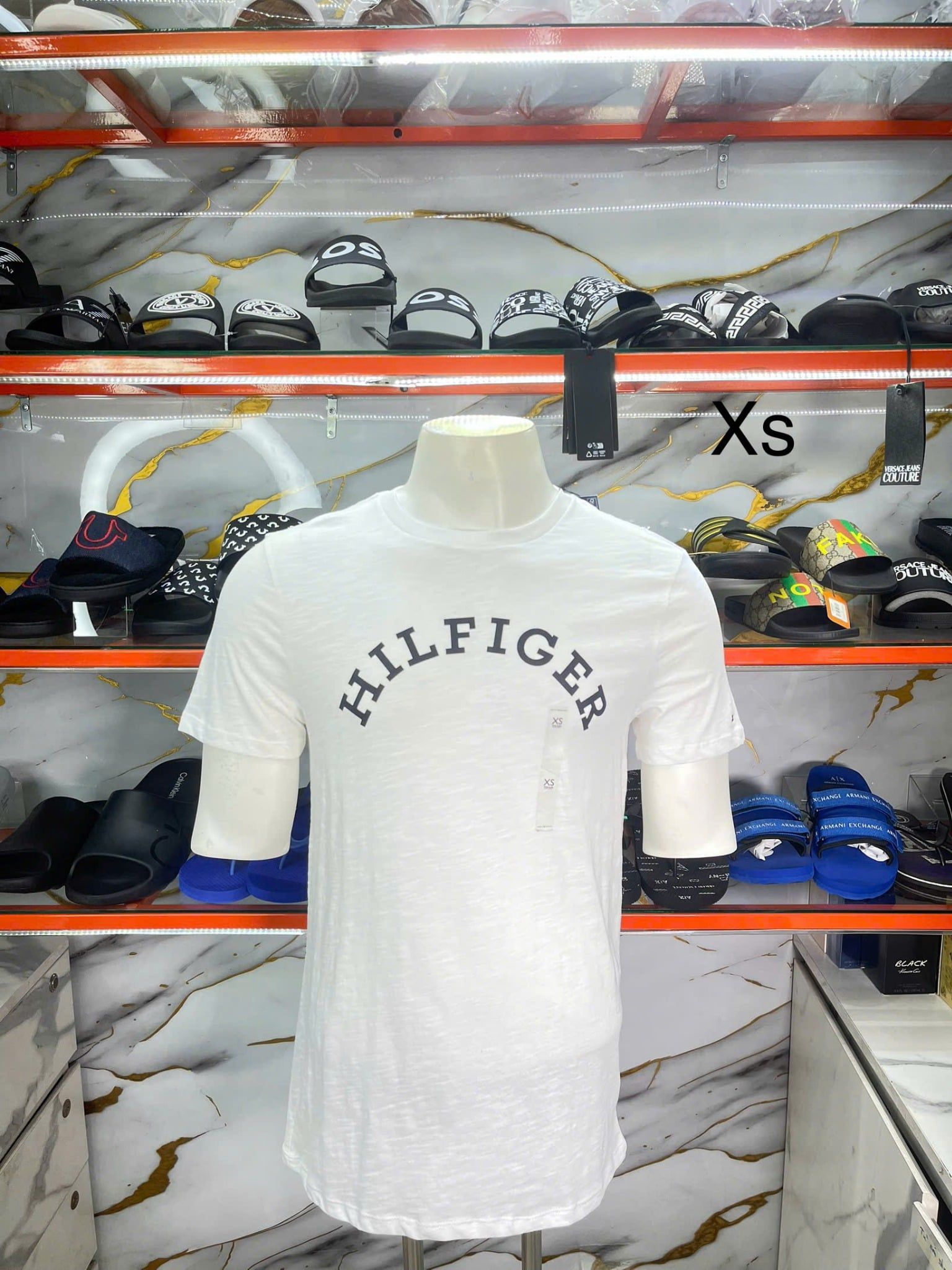 Áo Thun Tommy Hilfiger Trắng Chữ Đen - New - XM03817 100 YCF