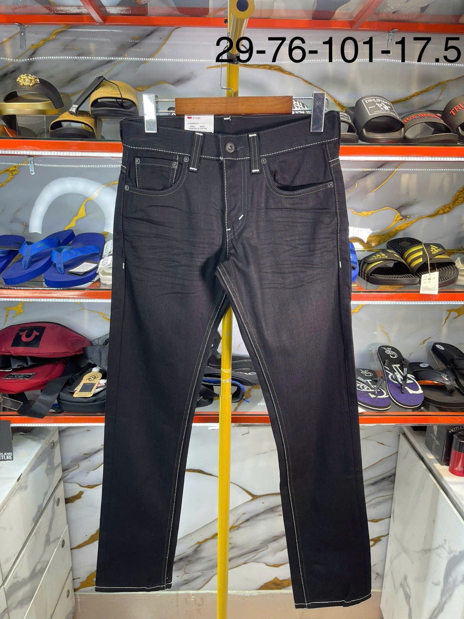 Quần Dài Jeans Levi's Đen Chỉ Trắng - New - 045110138