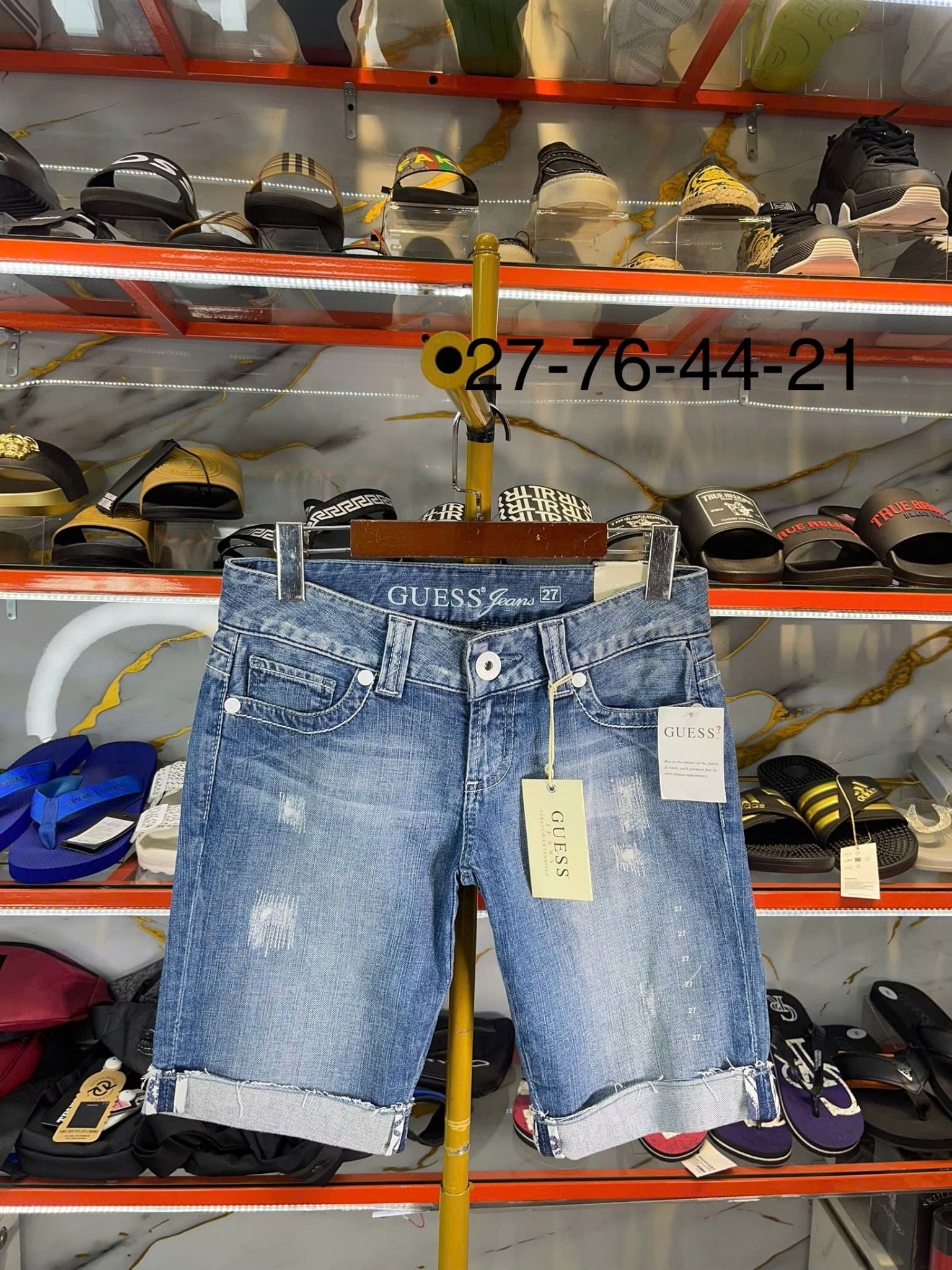 Quần Short Jeans Nữ Guess Xanh Nhạt Nút Trắng - New - Y9190400000