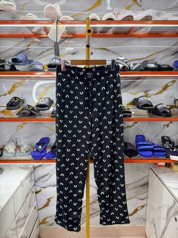 Quần Dài Thun True Religion Đen Chữ Kem - New - MP1416TRTJ