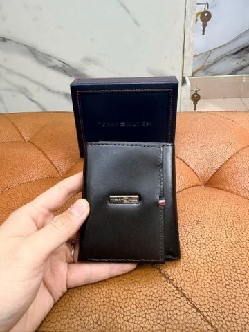 Ví Dọc Tommy Hilfiger Nâu Trơn Hình Chữ Nhật Vàng - New - 31HP110022