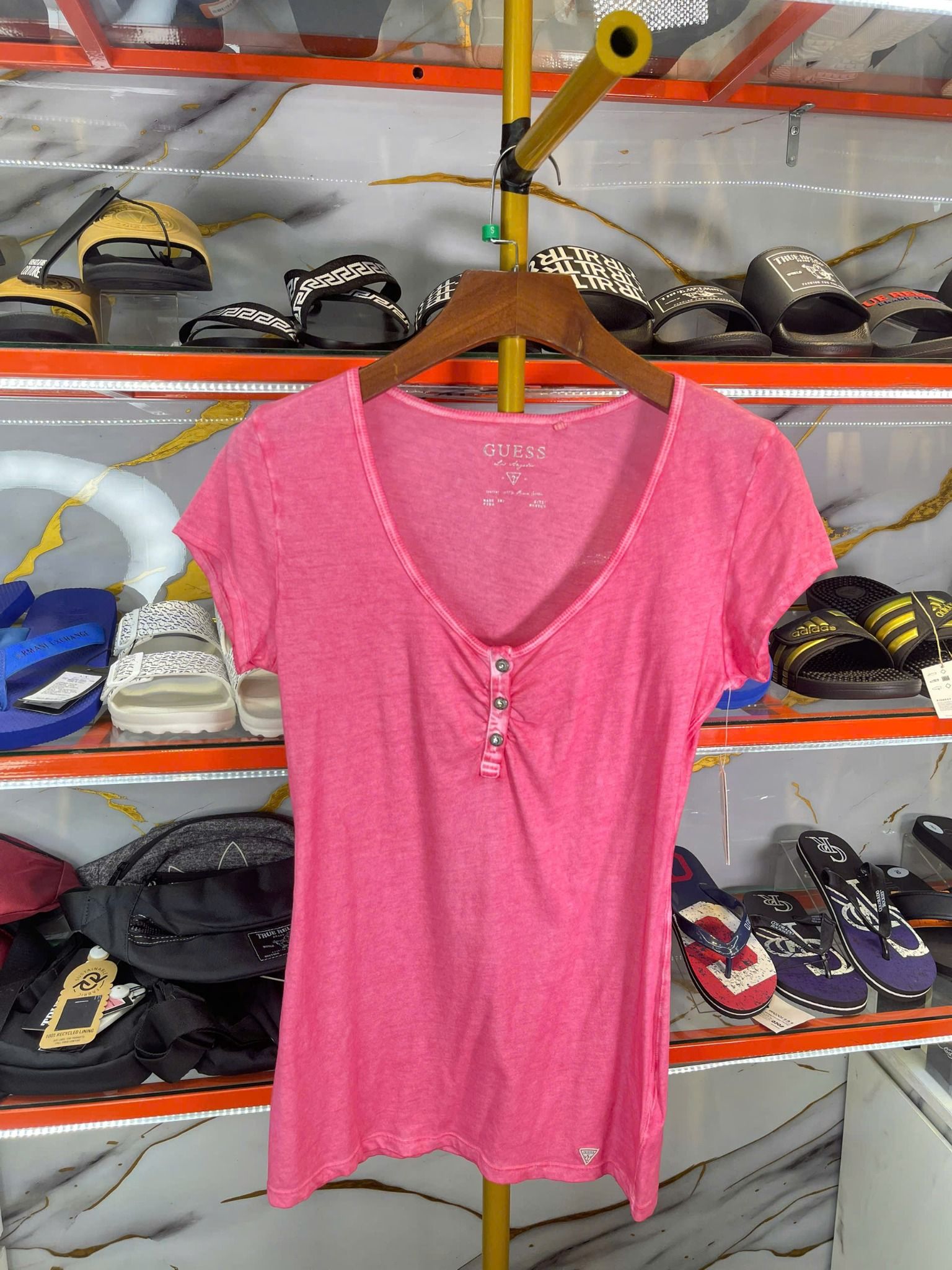 Áo Thun Nữ Cổ Tim Guess Hồng Trơn - New - 12I53I5Y00