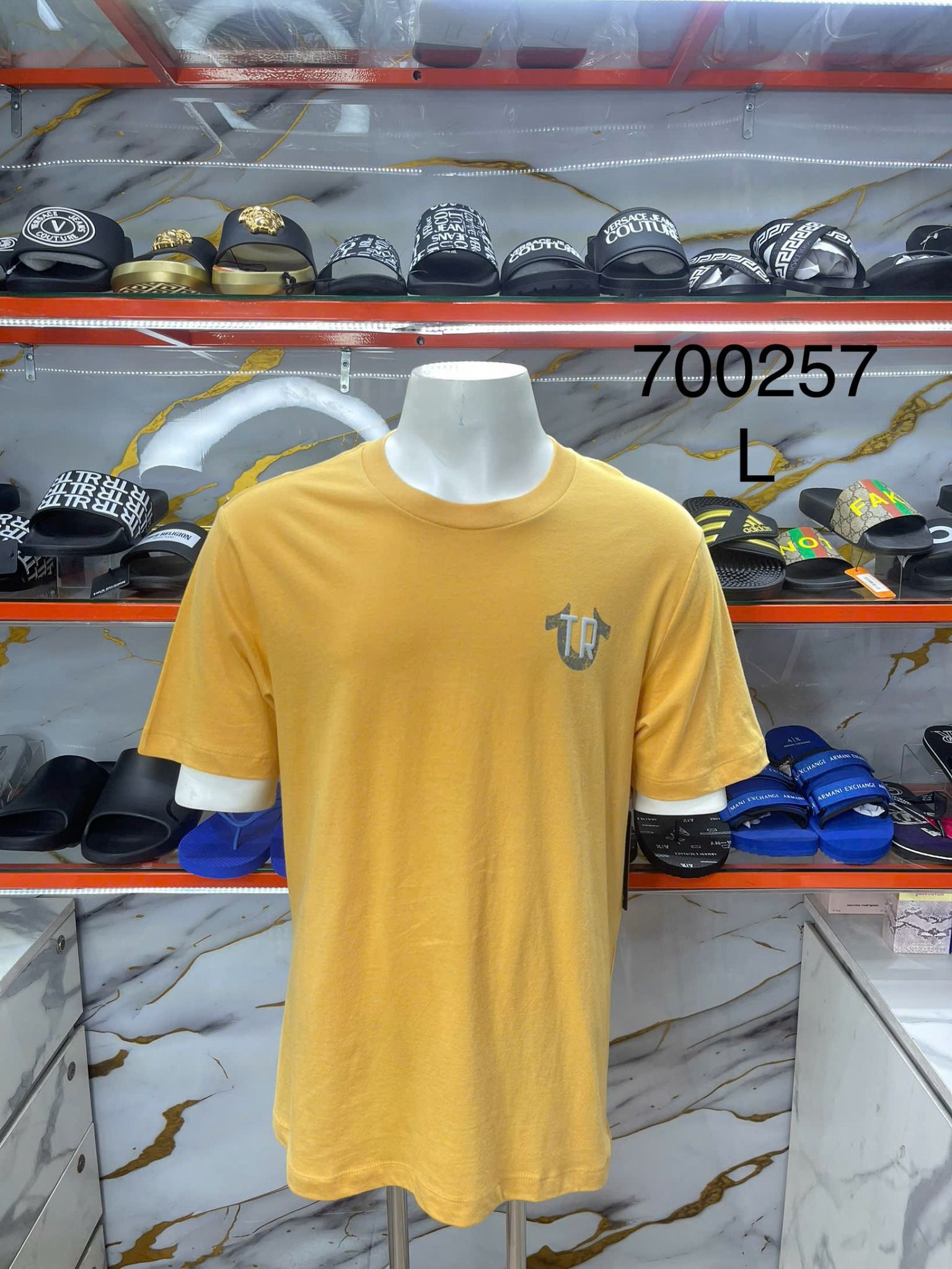 Áo Thun True Religion Vàng Chữ Xám - New - 700257