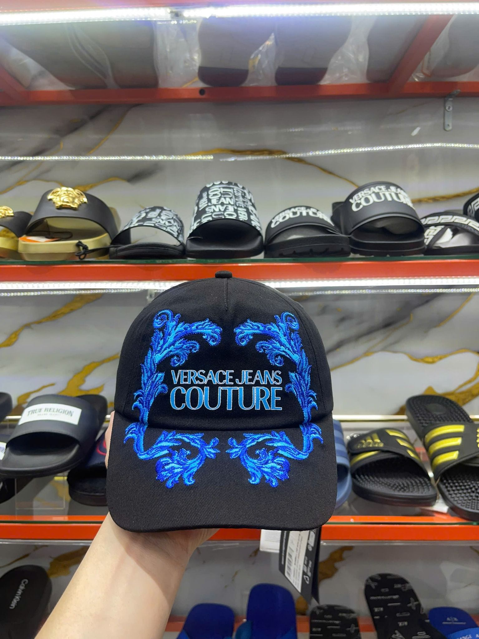 Nón Versace Đen Hoa Xanh Chữ Xanh - New - 76GAZK33