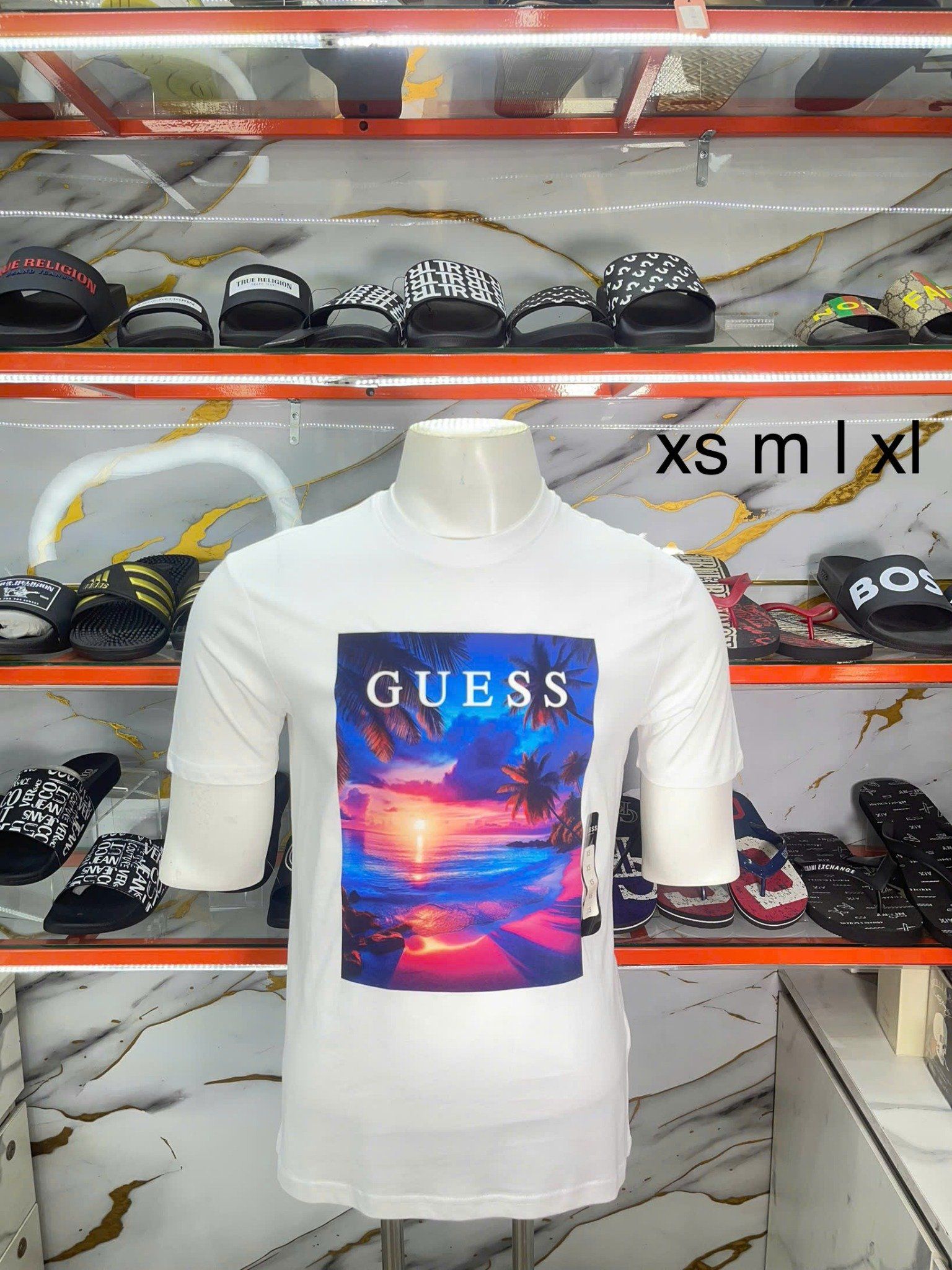 Áo Thun Guess Trắng Bãi Biển - New - XBVI87KAK90