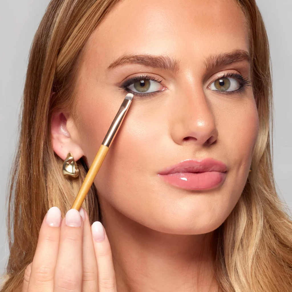 Cọ Nhấn Đuôi Mắt Vacosi E09 Small Smudge Pro Brush