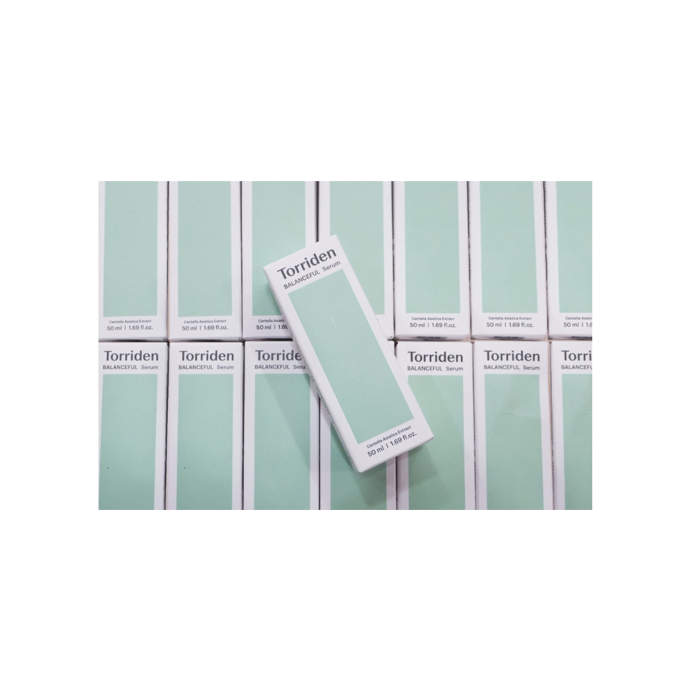 Tinh Chất Cấp Ẩm Và Hỗ Trợ Làm Dịu Cho Da Mụn Torriden Balanceful Centella Asiatica Extract Serum 50ml