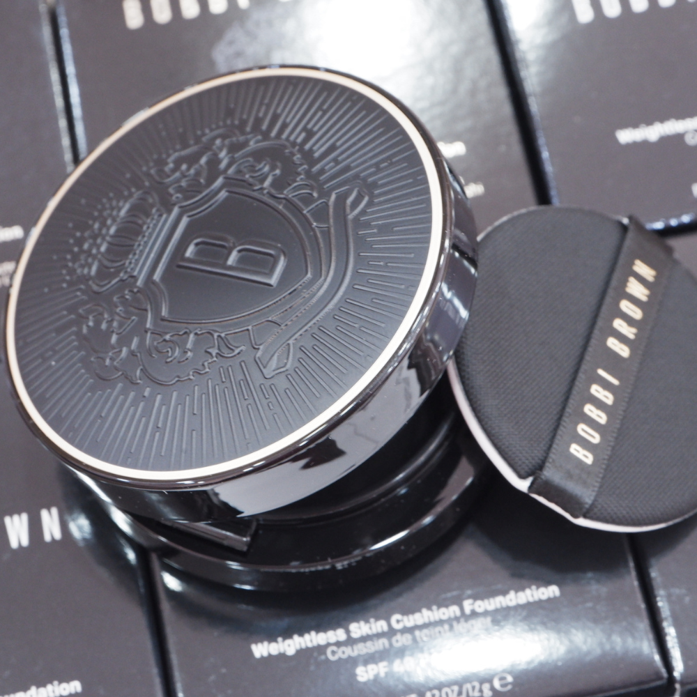 Phấn Nước Bobbi Brown Weightless Skin Cushion Foundation SPF40 PA+++ 12g