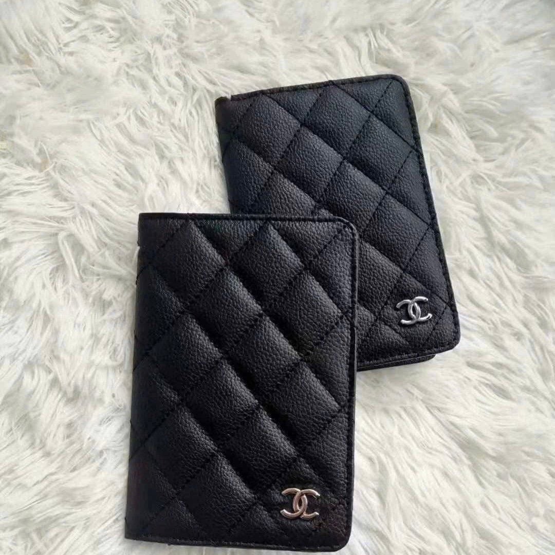 Ví đựng hộ chiếu Chanel