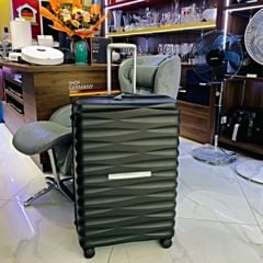 Vali Samsonite Voltage DLX Spinner 75/28 black