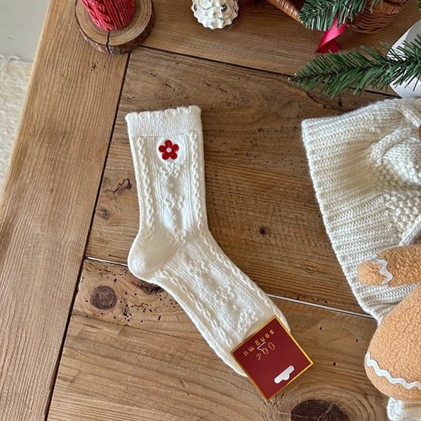  Tất Songmu len tone đỏ trắng 