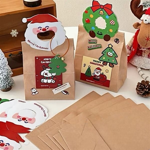  Túi quà giấy Giáng Sinh mix Sticker 
