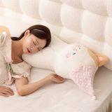  Mèo ôm dáng dài đội mũ ngủ 