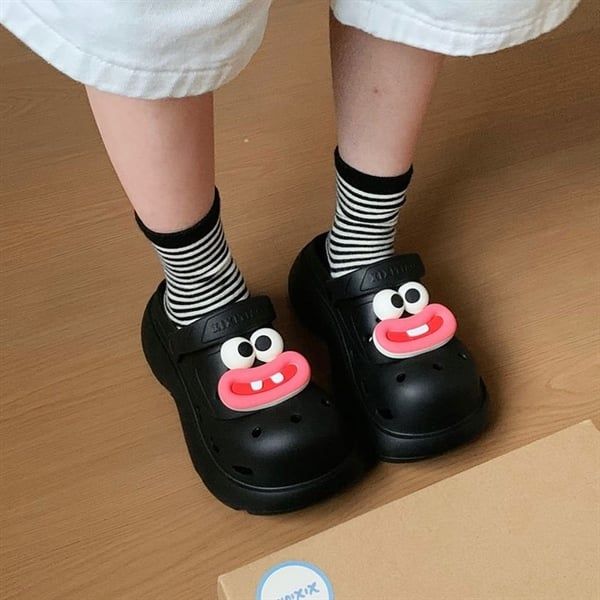  Dép cross bé môi dày nhe răng 