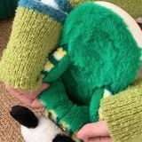  Dép lông charm cún đen trắng kẻ sọc 