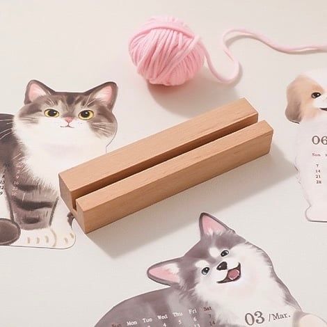  Lịch để bàn thú cưng đế gỗ 