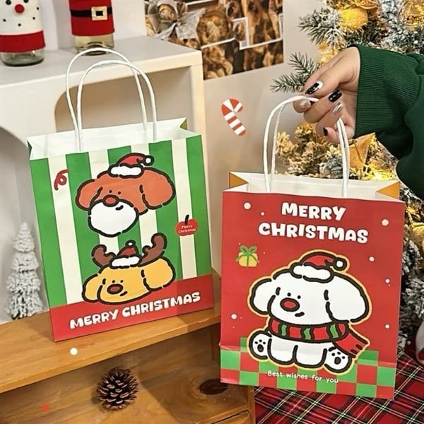  Túi quà quai giấy Cún Giáng Sinh 21x18x8cm 