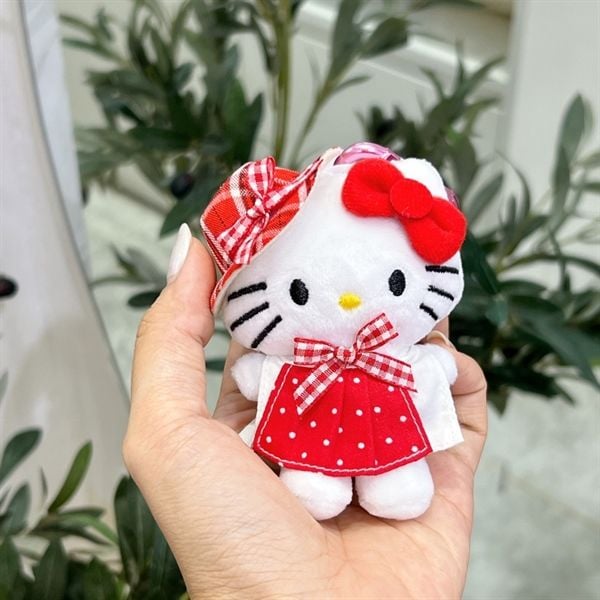  Móc khoá Hello Kitty yếm đỏ chấm bi 